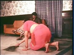 KiloPantyhose presents: Mallu maid cleavage show