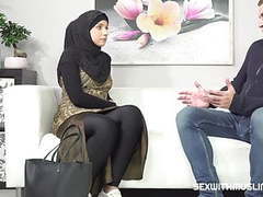 KiloPantyhose presents: Muslim woman wants photos from a horny photographer