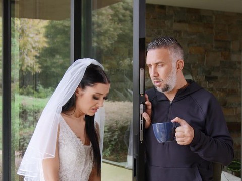 KiloPantyhose presents: Closeup video of newly runaway bride jazmin luv getting fucked hard