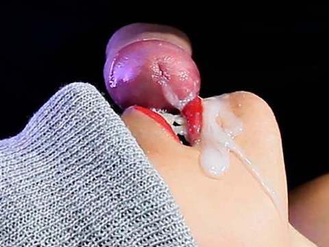 KiloPantyhose presents: Foreground:: the best mouth eating cum! a great blowjob