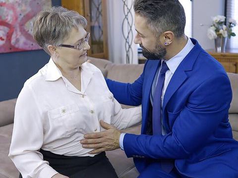 KiloPantyhose presents: Gigolo fucks sexually unsatisfied granny
