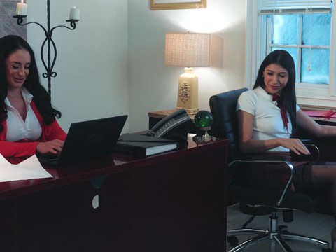 KiloPantyhose presents: Big butt boss spreads legs to ride her coworker on the bed