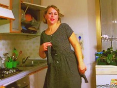 KiloPantyhose presents: Italian bbw housewife bj