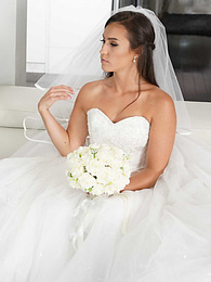 KiloPantyhose presents: Bootylicious bride Kelsi Monroe screws a handsome officiant on her wedding day